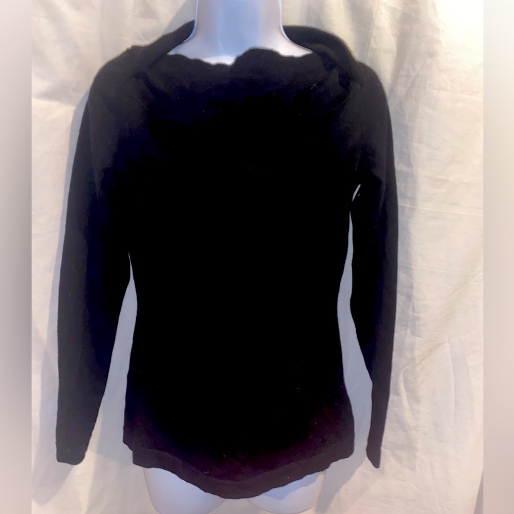 Women’s size Small BANANA REPUBLIC lightweight sweater